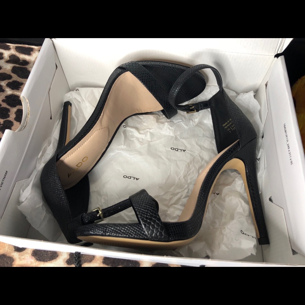 New Black Sandal😍